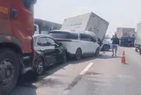 Va chạm liên hoàn 6 xe ô tô trên cao tốc gây ùn ứ kéo dài nhiều cây số