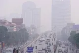 Chất lượng không khí Hà Nội có dấu hiệu “dễ thở” hơn, nhưng nhiều khu vực vẫn ở mức kém