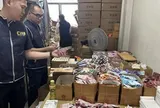 Đột kích 5 căn nhà, công an phát hiện đường dây sản xuất mỹ phẩm giả do người Trung Quốc điều hành, tịch thu hơn 700.000 sản phẩm
