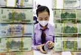 Vì sao ngân hàng vẫn khó huy động tiền gửi dù lãi suất tiết kiệm tăng mạnh?