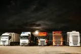 Mật phục trong đêm, phát hiện 2 xe tải lạ, công an Việt Nam lập tức theo dõi giám sát, kiểm tra