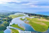 Sững sờ đầm nước ngọt 'nép mình' bên biển Sa Huỳnh
