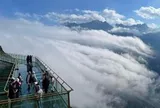 Việt Nam sở hữu cây cầu không bắc qua con sông nào, nằm ở độ cao hơn 2.200m, thuộc quần thể du lịch trị giá hơn 3.500 tỷ đồng