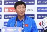 Quá nhiều người gọi điện nhờ mua vé, HLV Kim Sang-sik không dám nghe điện thoại