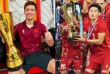 Cầu thủ ĐT Việt Nam "xả ảnh" nâng cúp, khoe huy chương vàng tưng bừng MXH, một đêm không ngủ khi vô địch ASEAN Cup 2026