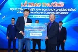 Chiếc xe máy đặc biệt HLV Kim Sang-sik được tặng sau chiến tích của U23 Việt Nam