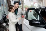 Hôn nhân của mẹ đơn thân chủ nhà 9 tầng gần Hồ Tây và nam diễn viên kém 6 tuổi: "5 năm đầu là gây lộn"