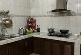 Vì sao ngày càng nhiều gia đình không còn ốp gạch kín tường bếp? 1 cách làm giúp bếp thoáng mắt, dễ vệ sinh đang trở thành xu hướng mới