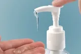 Bộ Y tế thu hồi trên toàn quốc hàng loạt dung dịch vệ sinh, sữa tắm, dầu gội