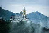 Việt Nam có một lâu đài cổ tích, nguy nga “phơi sương” giữa nơi được mệnh danh là "Đà Lạt của miền Bắc", 3 năm liên tiếp được World Travel Awards vinh danh