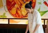 Nữ nghệ sĩ U40 mở hàng hải sản trên đường Ký Con, TP.HCM