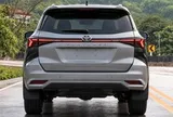 Toyota Fortuner đời mới lộ diện trên đường với cụm đèn LED kiểu mới, dễ ra mắt năm sau cạnh tranh Everest