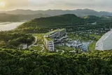Quảng Ninh có một “kiệt tác” nghỉ dưỡng 1.700 tỷ đồng ẩn mình giữa “kỳ quan của ĐNÁ”: Rộng 350.000 m2, 2 năm liên tiếp nhận 5 giải thưởng quốc tế
