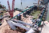 120 tấn kết cấu thép được đưa vào vị trí, "siêu cầu" vượt sông Hồng 16.200 tỷ đồng nối khu phố cổ với Long Biên bước vào giai đoạn quan trọng