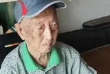 Cụ ông 100 tuổi tiết lộ bí quyết sống thọ khác thường