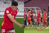 Trai đẹp 1m84 của ĐT Việt Nam băng kín bắp đùi gây lo lắng ở FIFA ASEAN Cup
