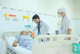 Người đàn ông 57 tuổi nhập viện cấp cứu sau bữa tối, bác sĩ cảnh báo dấu hiệu nguy hiểm