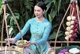 Phú bà Vbiz mở bán bánh canh trong biệt thự đối diện Landmark 81