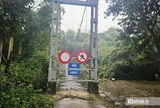 Ám ảnh cầu treo xuống cấp, người dân "nín thở" qua sông