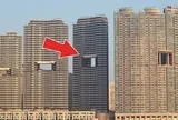 Tại sao các toà nhà ở Hong Kong luôn có lỗ thủng ở giữa?