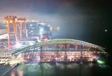 Đúng 2h15 ngày 16/10, tập đoàn của đại gia gốc Thanh Hóa đã hoàn thành công đoạn khó nhất với vòm thép nặng 3.400 tấn, hàng trăm người vỗ tay vỡ òa giữa đêm