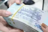 Giữa làn sóng giảm lãi suất, ngân hàng hút vốn cách nào?