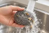 Lời khuyên đến những gia đình thường dùng búi sắt cọ nồi, chảo