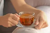 Xuất hiện dấu hiệu "lạ" này sau khi uống trà, coi chừng nguy cơ đau tim