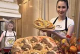 “Phú bà” Ngọc Loan nấu ăn kiểu “không gì là không thể”: Món Nhật, món Âu hay cỗ cung đình đều "cân" đẹp