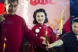 Việt Nam có gia đình “đổi đời” ngoạn mục: Từng sống trong nhà lợp trên kênh, nay con trai duy nhất làm Phó Tổng Giám đốc, kế nghiệp nghìn tỷ