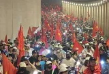 Việt Nam vừa chứng kiến một kỷ lục chưa từng có, lần đầu tiên vượt ngưỡng 1.000 tỷ USD