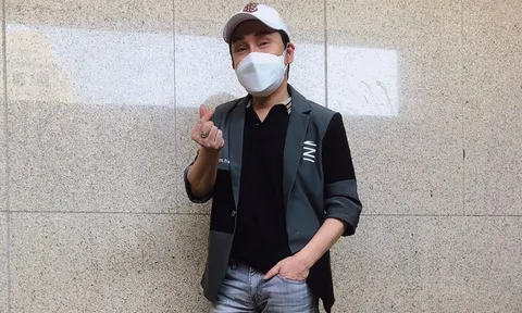 Nam nghệ sĩ vừa lên chức bố ở tuổi 53: Vợ siêu giàu, ở biệt thự 200 tỷ đồng, có 3 con riêng