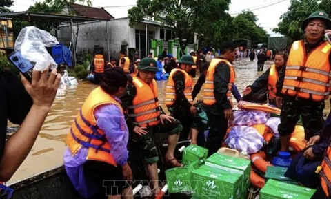 Chung tay hỗ trợ miền Trung khắc phục hậu quả thiên tai, lũ lụt