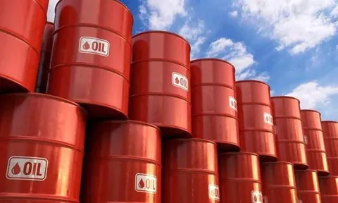 THỊ TRƯỜNG HÀNG HÓA: Căng thẳng leo thang đẩy giá dầu tăng mạnh