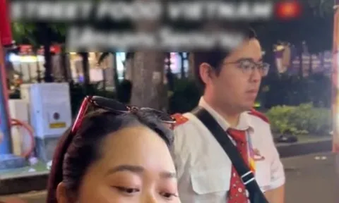 Ăn lạp xưởng nướng đá ở Việt Nam, du khách Thái "phán" đúng 1 câu