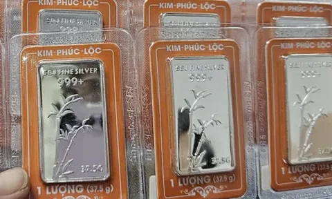 Giá bạc hôm nay 15-11 giảm rất mạnh, giới đầu tư "sốc nặng"