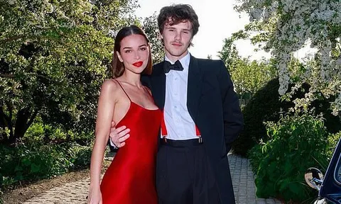 Con trai Beckham bị tước bằng lái xe