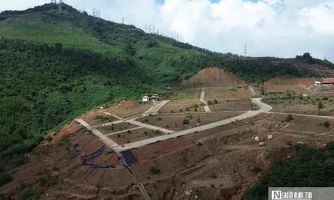 VIDEO: Cận cảnh nghĩa trang nằm vị trí “đẹp nhưng hiểm” trên đỉnh đèo ở Huế