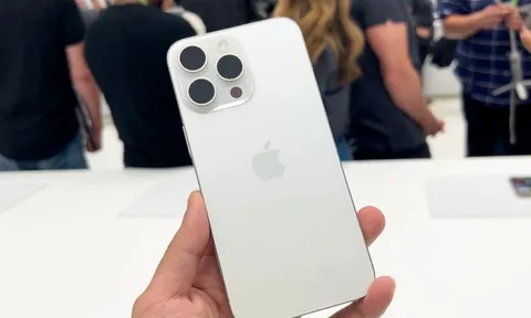 5 chiếc iPhone cũ đáng xuống tiền nhất cuối năm 2025