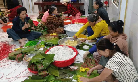 "Mình từng khổ, nên càng thương người đang khổ hơn"