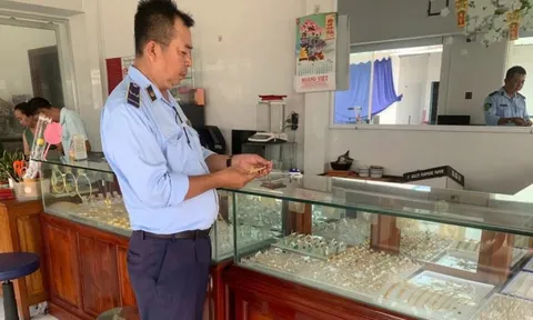 Phát hiện hàng chục vụ vi phạm kinh doanh vàng