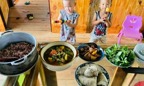 Từng sống trong căn phòng trọ chật chội ở thành phố, vợ chồng trẻ quyết định về quê để con có tuổi thơ trọn vẹn