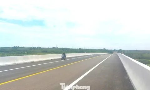 Nhìn toàn cảnh cầu vượt sông Sài Gòn nối TPHCM và Tây Ninh trước ngày thông xe