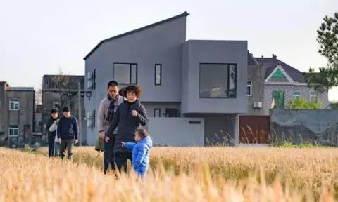 Đau đầu vì ngược xuôi nội ngoại, vợ chồng 8x táo bạo chi 5,5 tỷ đồng xây nhà 200m2 đón cả nhà sống chung: "Đây là tổ ấm thực sự”