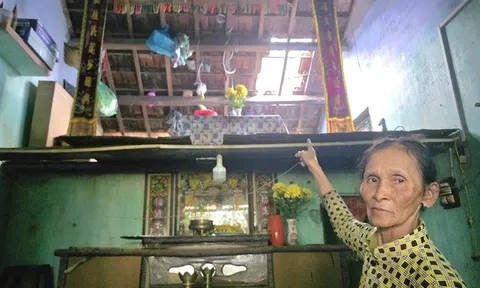 Ký ức lũ dâng chạm mái, nhiều hộ dân phải phá nóc nhà để thoát thân