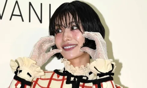 Mỹ nhân đẹp nhất thế giới khiến dân Hàn hoảng sợ