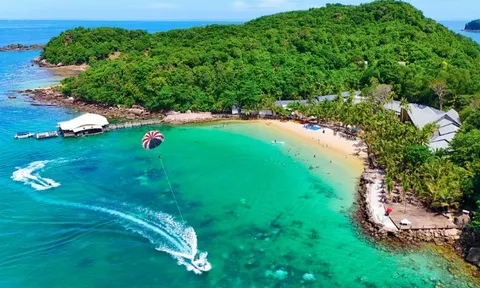 Bãi biển vào dạng hiếm ở Việt Nam, được vinh danh "hàng đầu thế giới", dự kiến đón 7 triệu khách năm 2025