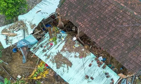 Quân khu 5 hỗ trợ dựng lại nhà cho dân vùng lũ trước Tết 2026