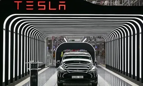 ‘Cơn đau đầu’ mới của Elon Musk: Doanh số giảm gần 1 nửa tại châu Âu khi thị trường xe điện chung tăng 26% – chuyện gì đang xảy ra?