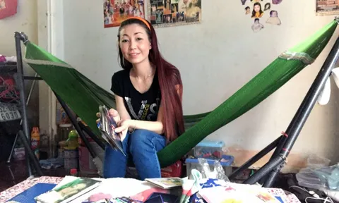 Nữ ca sĩ duy nhất được Hoài Linh công khai yêu, xăm hình danh hài lên người: U50 nuôi cả mẹ lẫn con, cháu